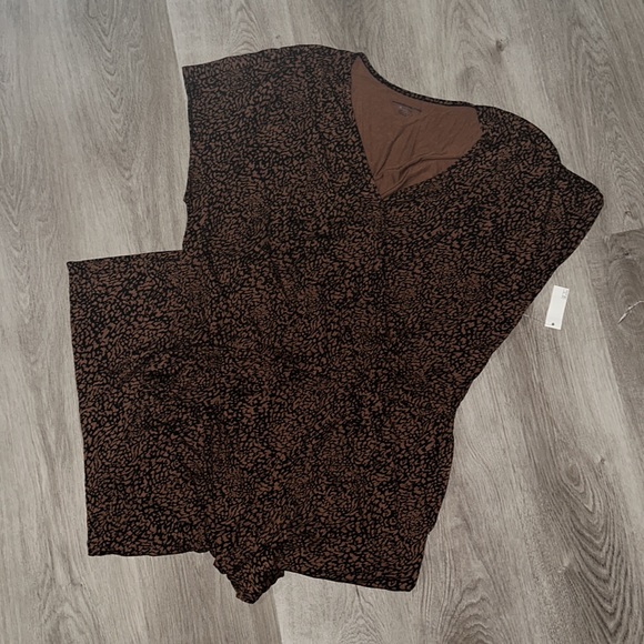 Amazon Essentials Short-Sleeve Surplice Cropped Wide-Leg Jumpsuit Size XL - Picture 10 of 13